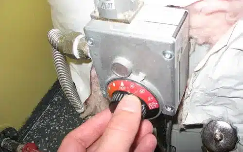 Gas control valve on a tank water heater